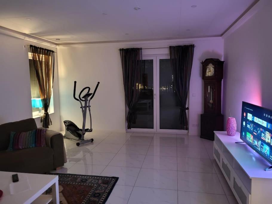Villa Beautiful Terraced House With Private Parking Sandviken Esterno foto