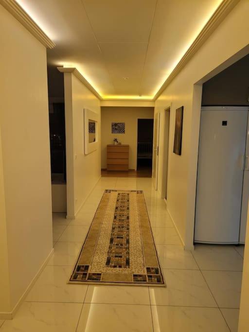 Villa Beautiful Terraced House With Private Parking Sandviken Esterno foto